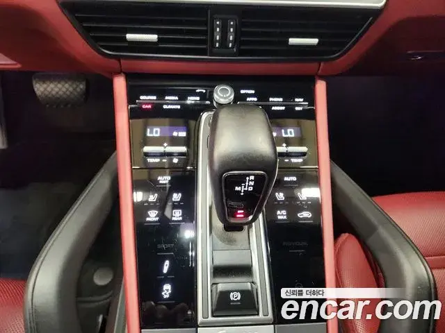 Porsche Cayenne 2020 — Фото 9/20