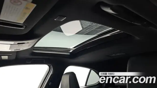 Lexus UX250h 2019 — Photo 8/32