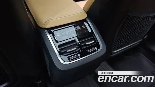 Volvo XC60 2024 — Photo 13/37
