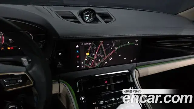 Porsche Panamera 2025 — ფოტო 10/20