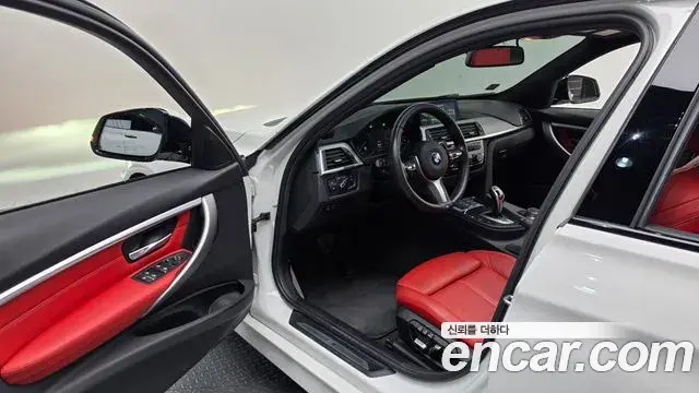 BMW 3 Series 2018 — Şəkil 3/33