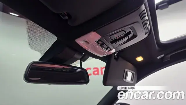 BMW 3 Series 2018 — Şəkil 25/33