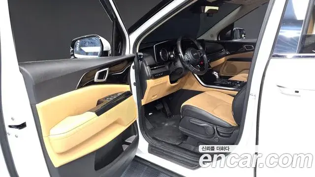Kia Carnival 2023 — Şəkil 9/20