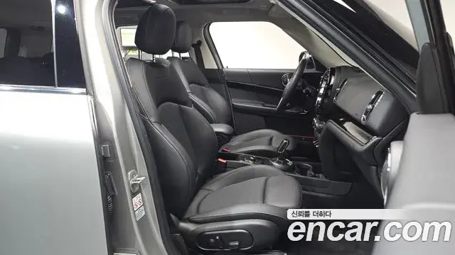Mini Cooper Countryman 2023 — Photo 11/20