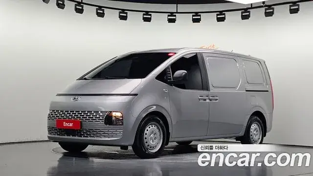 Hyundai Staria 2022 — Фото 1/20