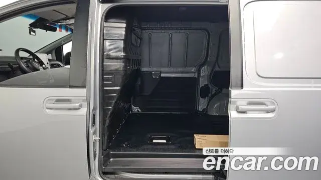Hyundai Staria 2022 — Фото 11/20