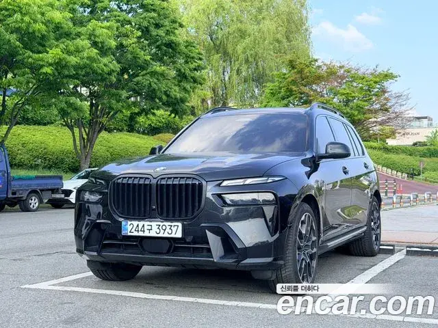 BMW X7 2025 — Photo 9/20