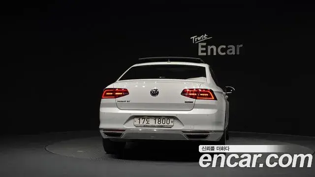 Volkswagen Passat GT 2018 — Фото 4/20