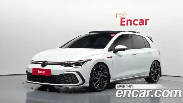 Volkswagen Golf, 2024