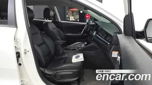 Kia Niro 2020 — Şəkil 11/20