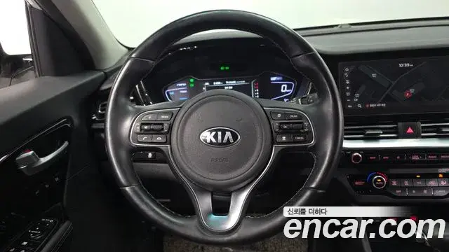 Kia Niro 2020 — Şəkil 13/20