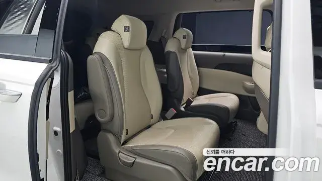 Kia Carnival 2024 — Фото 11/20