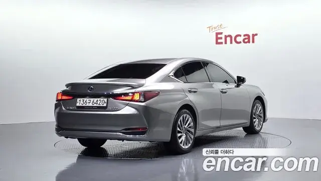 Lexus ES300h 2021 — Şəkil 2/20