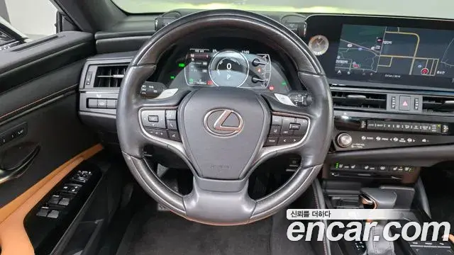 Lexus ES300h 2021 — Şəkil 13/20
