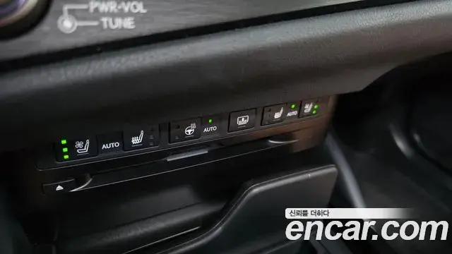 Lexus ES300h 2021 — Şəkil 16/20