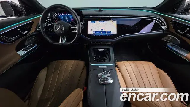 Mercedes-Benz E-Class 2025 — Photo 7/20