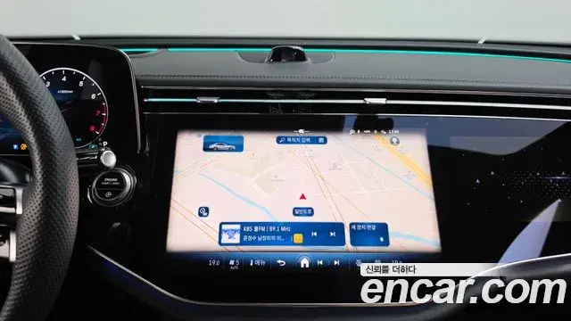 Mercedes-Benz E-Class 2025 — Photo 12/20