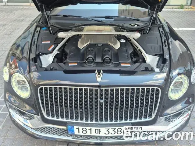 Bentley Flying Spur 2023 — Photo 6/20