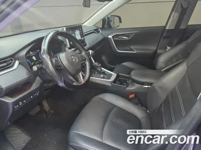 Toyota RAV4 2021 — Şəkil 3/18
