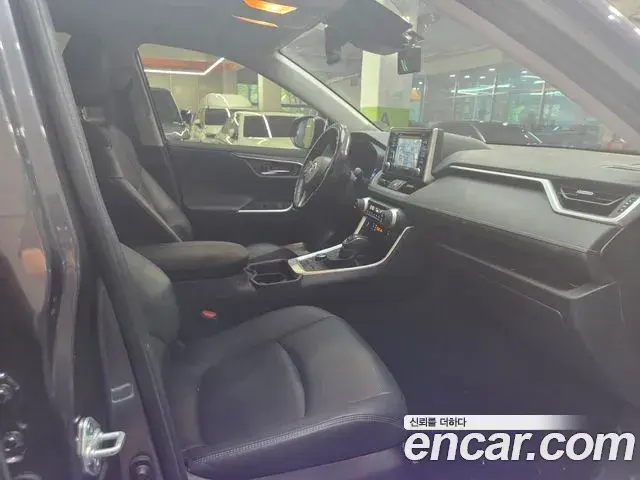 Toyota RAV4 2021 — Şəkil 5/18