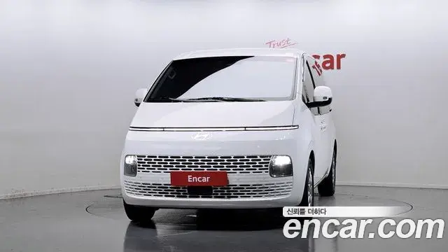 Hyundai Staria 2025 — Photo 3/20