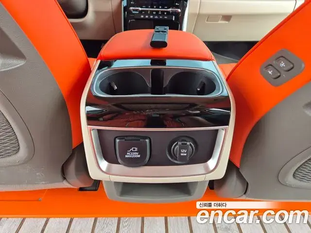 Kia Carnival 2023 — Фото 15/20