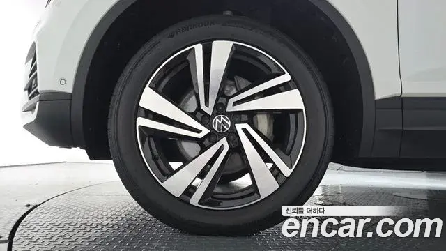 Volkswagen Touareg 2023 — Photo 24/36