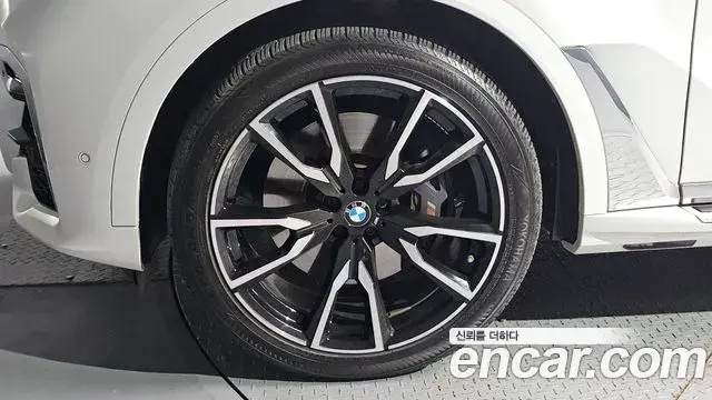 BMW X7 2022 — Photo 5/20