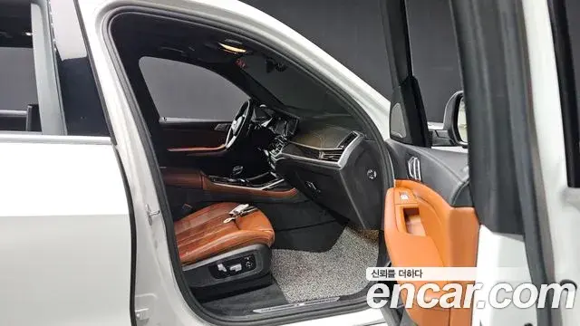 BMW X7 2022 — Photo 17/20