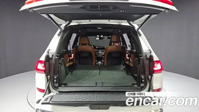 BMW X7 2022 — Photo 20/20