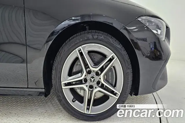 Mercedes-Benz CLA-Class 2025 — Photo 4/20