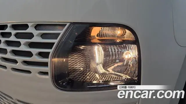 Hyundai Staria 2025 — Photo 21/32