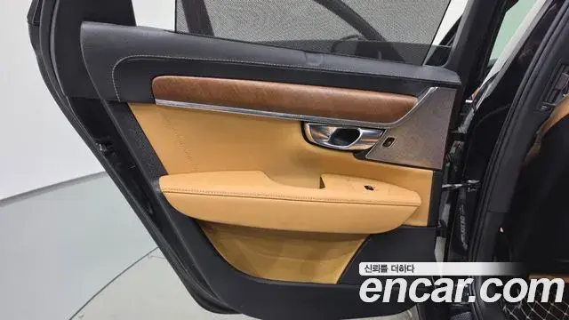 Volvo S90 2019 — Photo 22/39