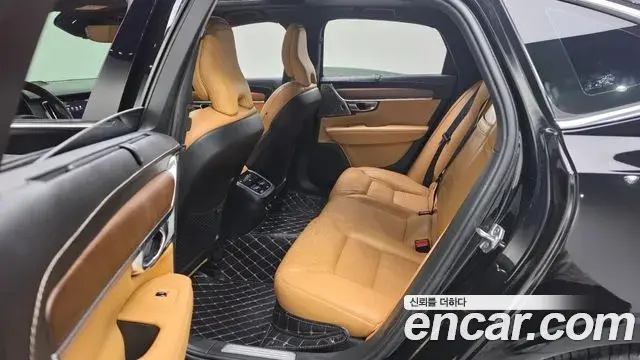 Volvo S90 2019 — Photo 1/39