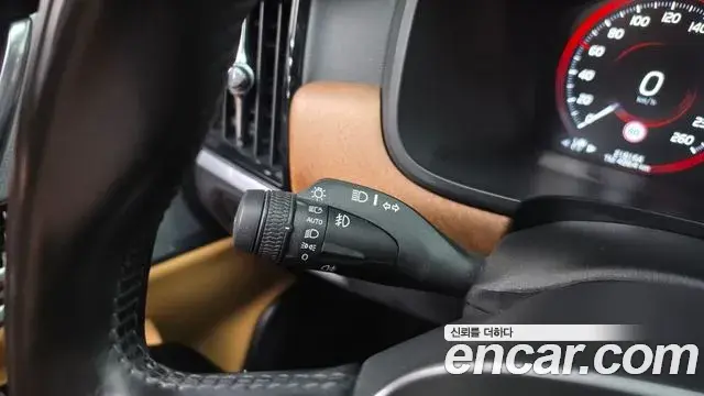 Volvo S90 2019 — Photo 26/39