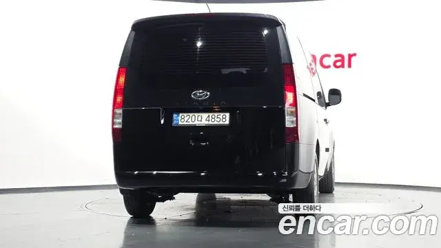 Hyundai Staria 2022 — Photo 4/20