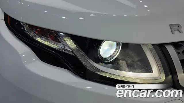 Land Rover Range Rover Evoque 2018 — Şəkil 11/31