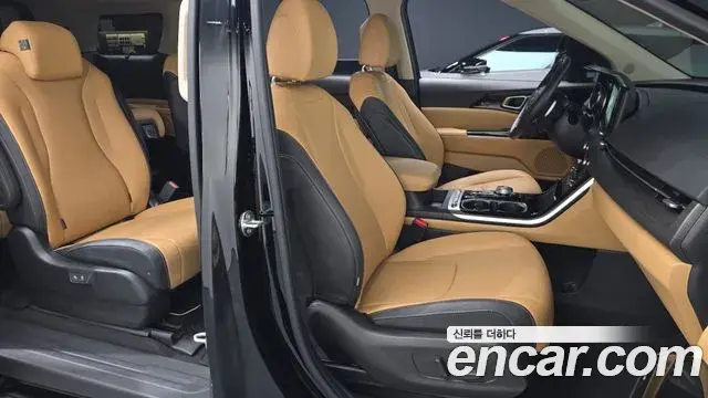 Kia Carnival 2023 — Photo 13/31