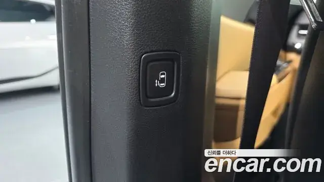 Kia Carnival 2023 — Photo 19/31