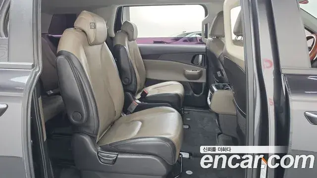 Kia Carnival 2024 — Şəkil 11/20