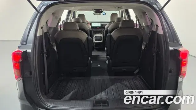 Kia Carnival 2024 — Şəkil 17/20