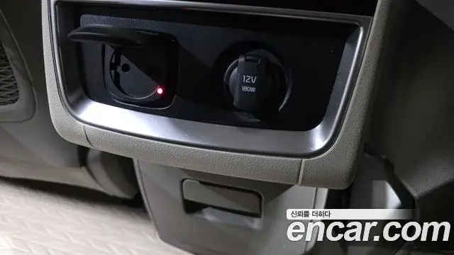 Kia Carnival 2025 — Şəkil 19/42