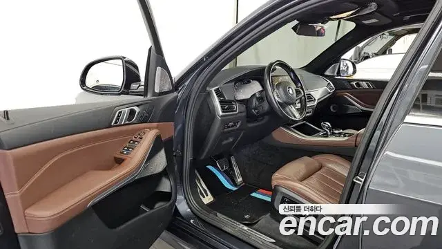 BMW X5 2021 — Photo 10/20
