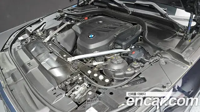 BMW 5 Series 2023 — ფოტო 6/20