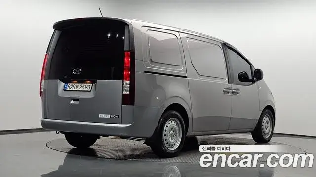 Hyundai Staria 2023 — Фото 2/20