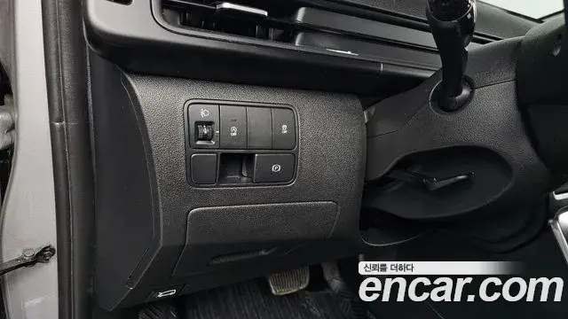 Hyundai Staria 2023 — Фото 16/20