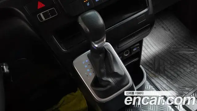 Hyundai Staria 2023 — Фото 9/20