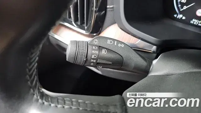 Volvo S60 2020 — ფოტო 11/34
