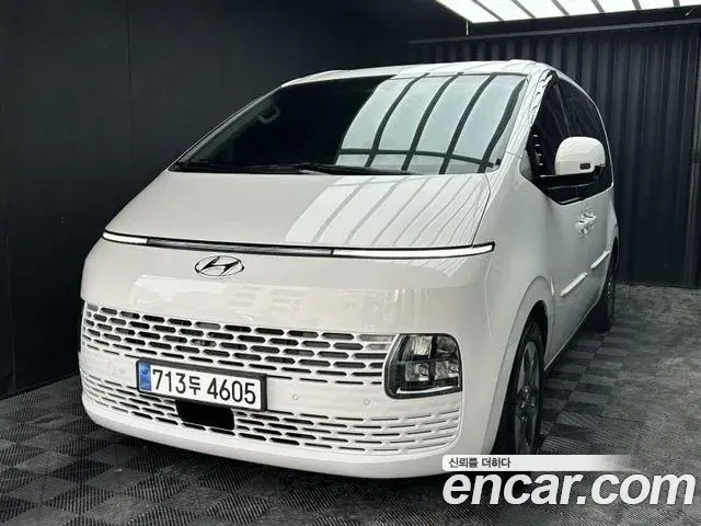 Hyundai Staria 2024 — Фото 1/18