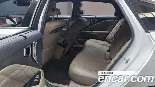Kia K8 2022 — Photo 12/20